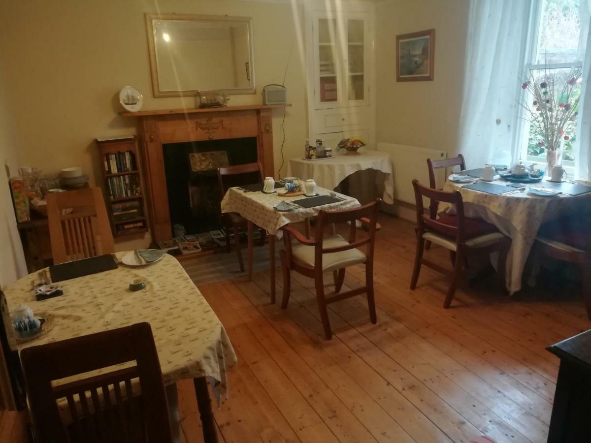 Y Garreg Wen Bed & Breakfast Llanybydder Exterior photo