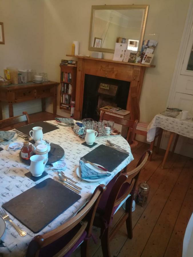 Y Garreg Wen Bed & Breakfast Llanybydder Exterior photo